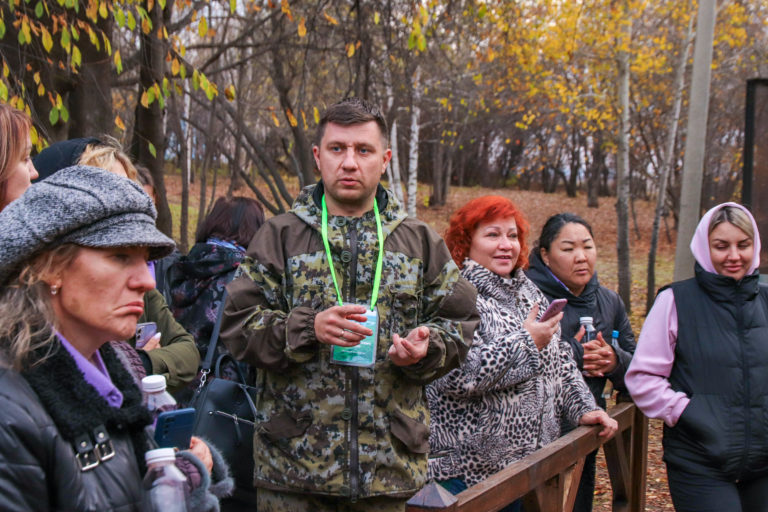 А.А. Сасин рассказывает про вольерное хозяйство парка